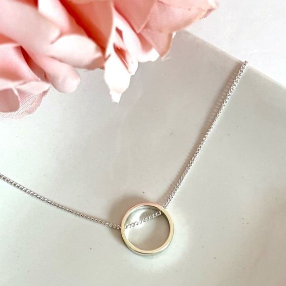 Silver Geometric Minimalist Necklace - Picture 4 of 4